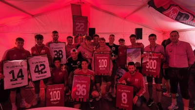 Die Geehrten des SC Luhe-Wildenau bei der Abschlussfeier (Bild: Armin Goschler)