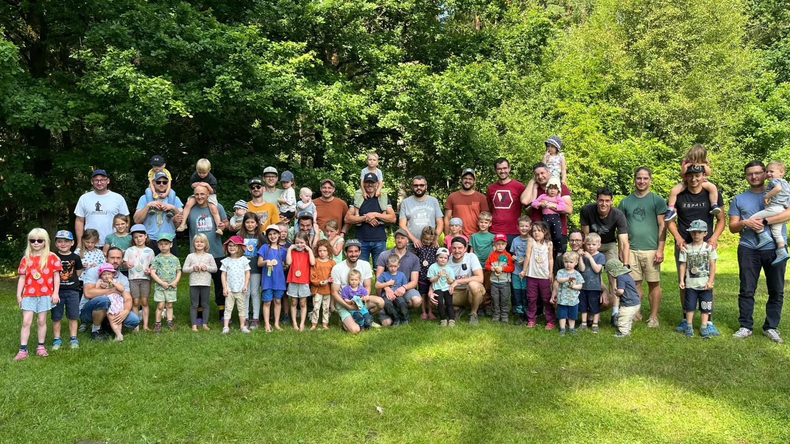 22 Väter und 37 Kinder waren beim Väterzelten des Elternbeirats dabei. (Bild: Christian Pfaffinger)