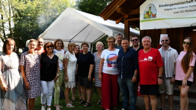 Oberbürgermeister Jens Meyer mit Stadträten und Kandidaten. (Bild: Gerald Bolleininger)