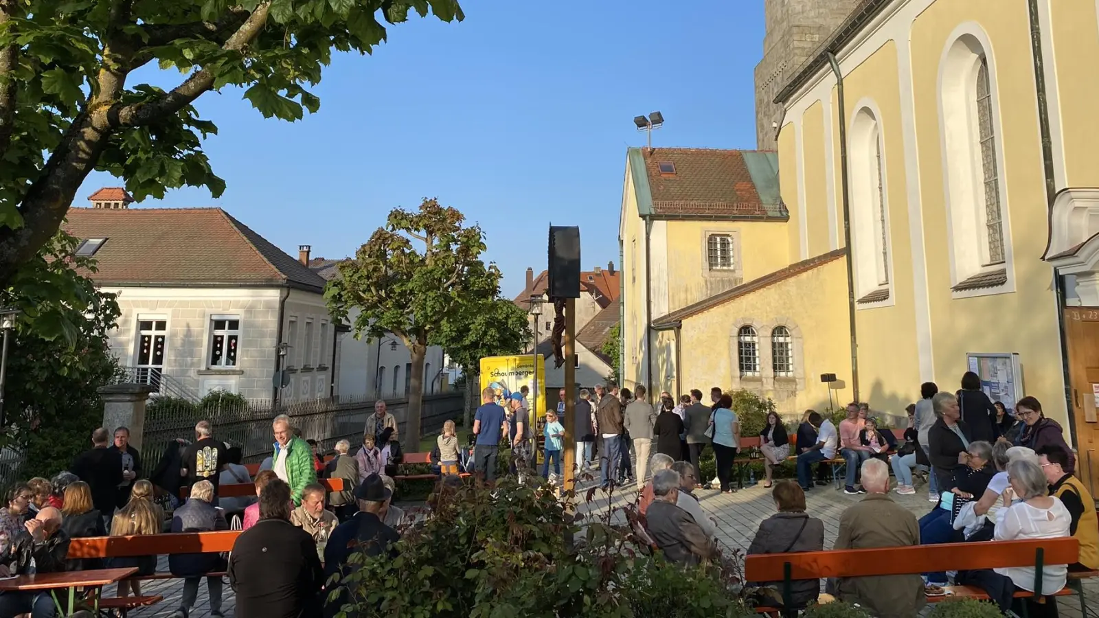 Imbiss im Kirchenpark (Bild: Holger Popp)