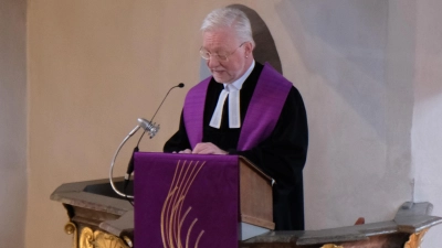 Pfarrer Wilfried Römischer bei seiner Predigt (Bild: Fred Lehner)