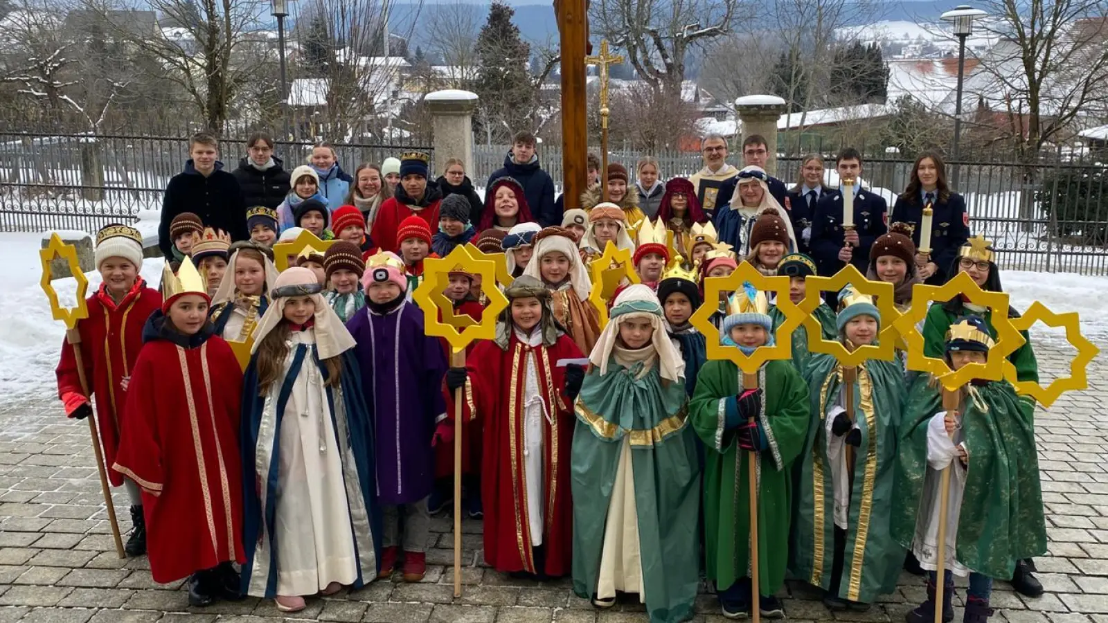 Sternsinger-Aktion Dreikönigssingen. (Bild: Monika Schirdewahn )