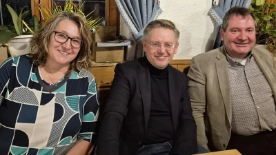 Von links: Carmen Pepiuk, Tobias Reiß und Dr. Alexander Goller (Bild: Rebecca König)