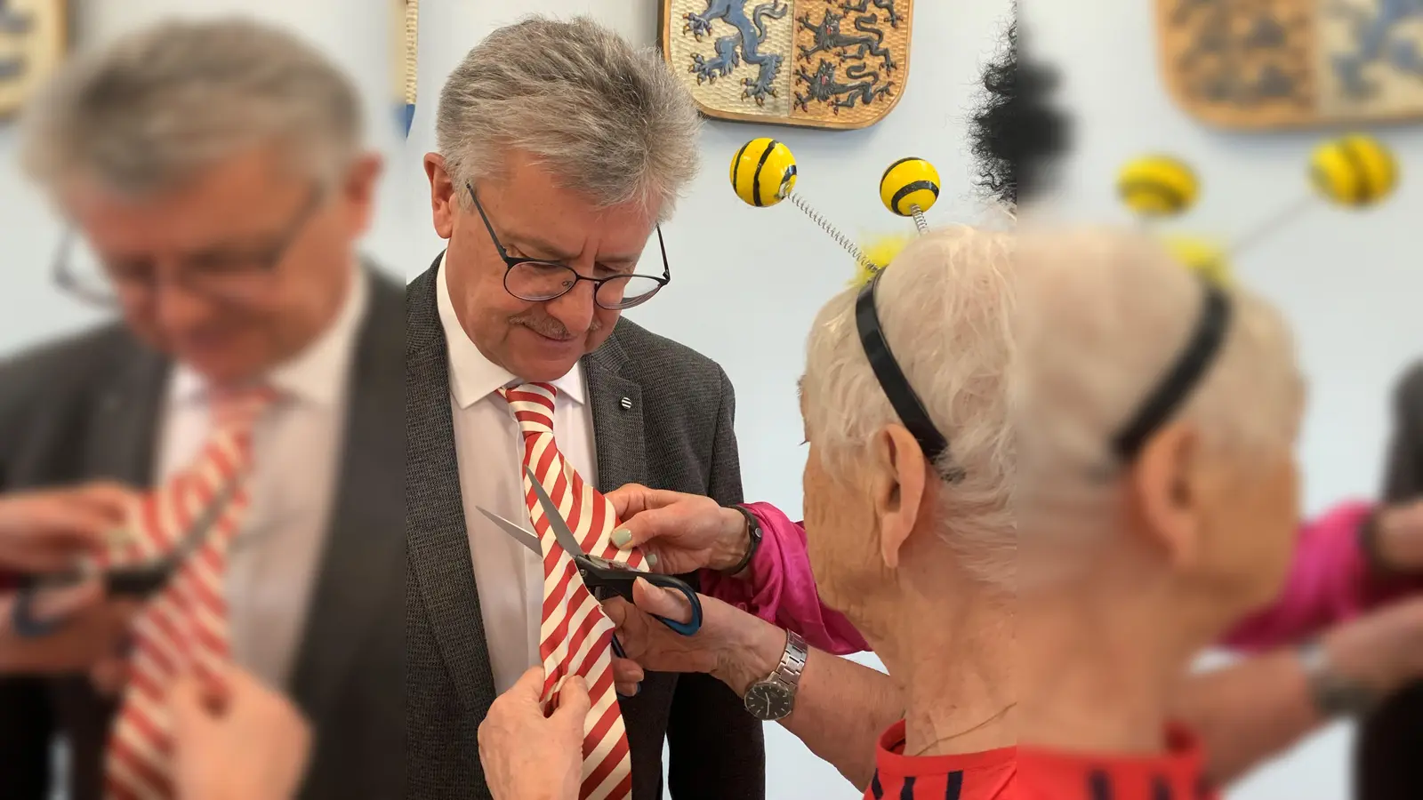 Bürgermeister Wolfgang Braun lässt den Brauch über sich ergehen (Bild: Brigitte Engelmann)