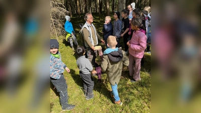 Baumpflanzaktion. (Bild: Kerstin Weigl)