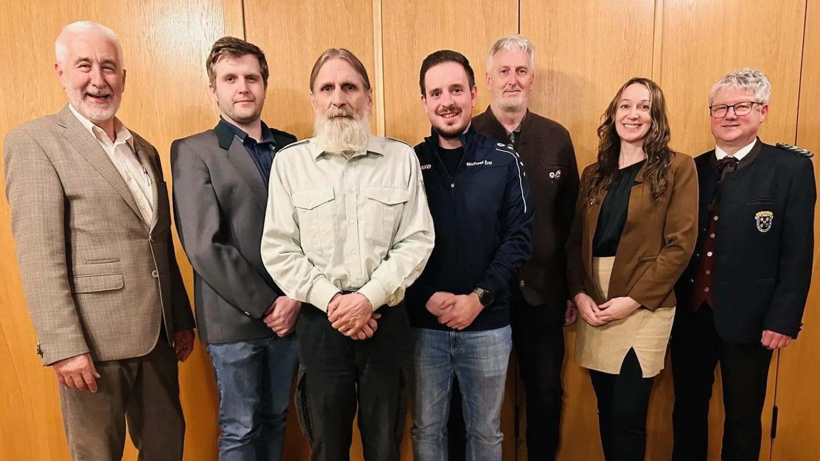 Vorstandsmitglieder und Ehrengäste der SG Hubertus Weiden  (Bild: Martina Birner )