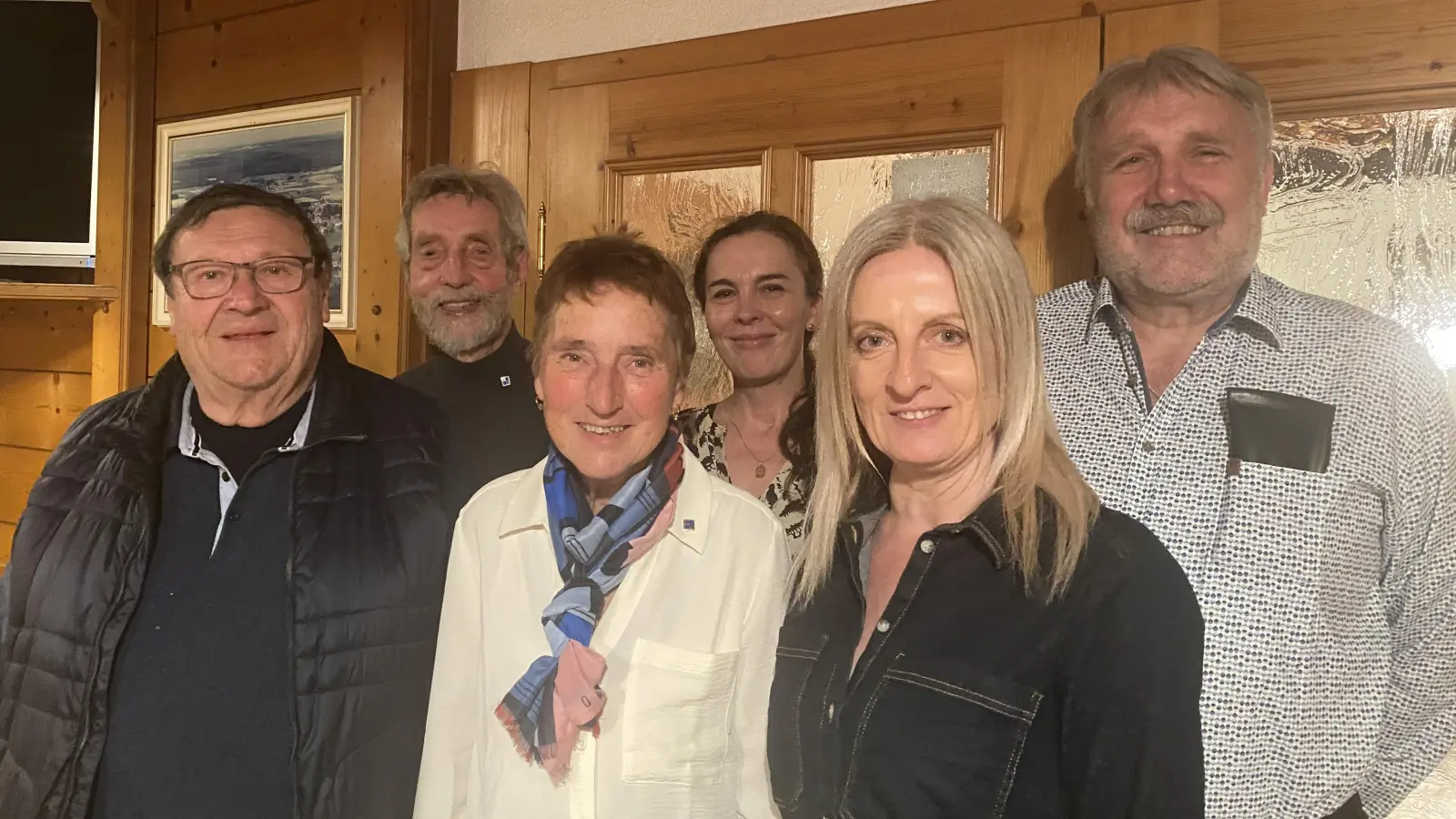 Die Geehrten Horst Michl und Gabi Mayerhöfer (2. und 3. von links) mit der Vorstandschaft des KV Tirschenreuth-Waldsassen. (Bild: Birgit Zant)