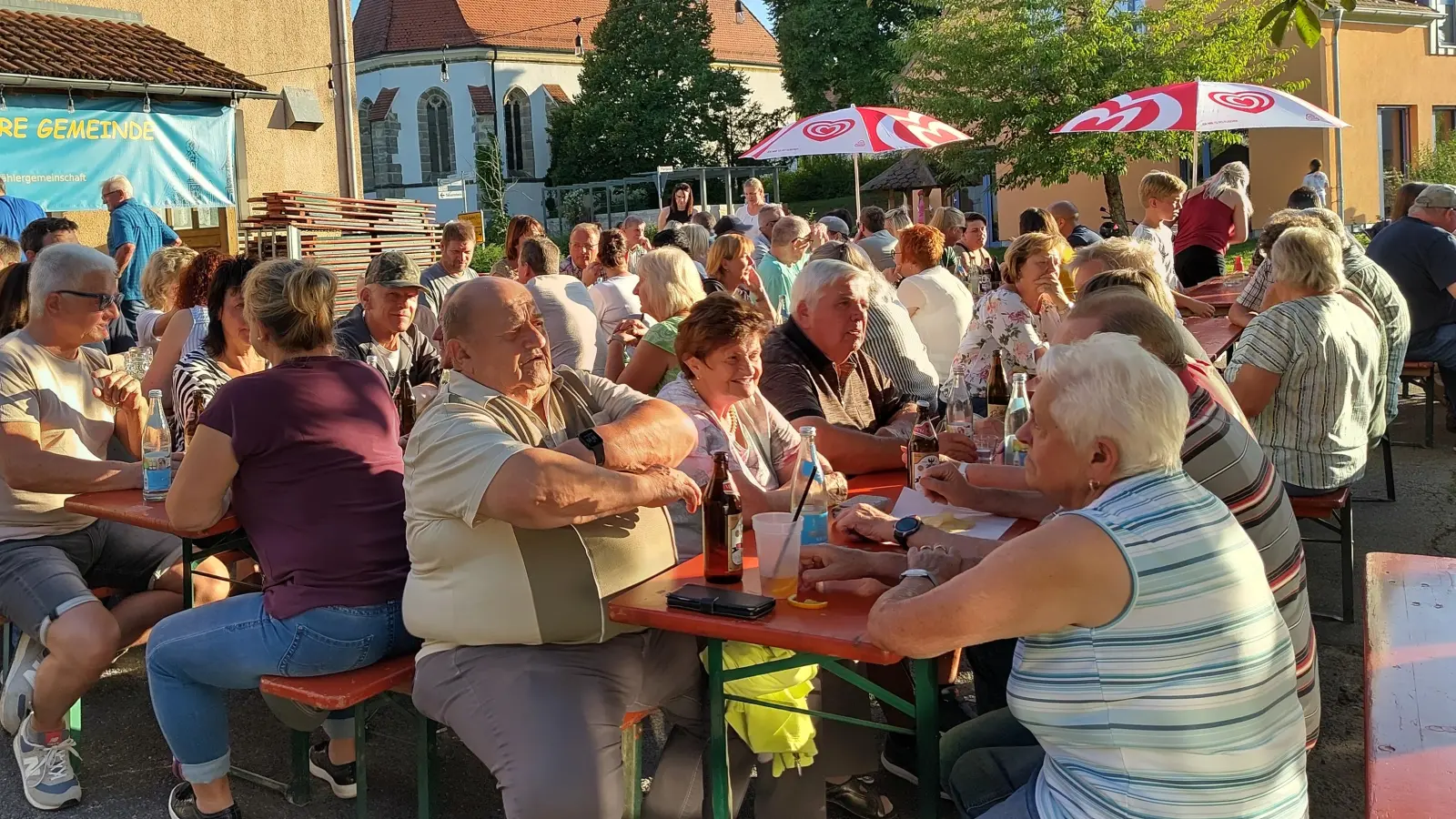 Sommernachtsfest WG Unsere Gemeinde Edelsfeld. (Bild: Kathrin Taubmann)