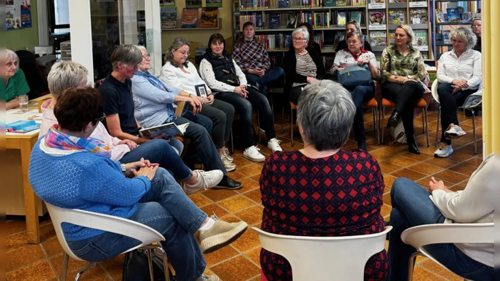 Lange Nacht der Bücherei Schwarzenfeld.  (Bild: Alexandra Kirst)