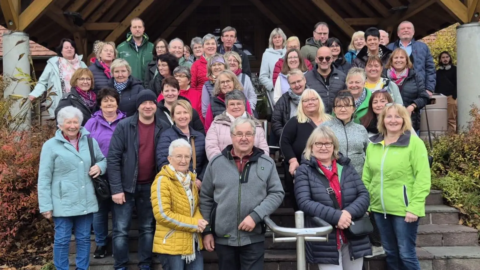 Die Reisegruppe um Evi Grünbauer (vorne Mitte). (Bild: Marina Grünbauer)