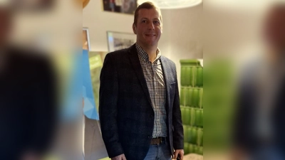 Bürgermeisterkandidat Johannes Prechtl bei seinem informativen Vortrag im Gashof Schmidt. (Bild: Josef Söllner)