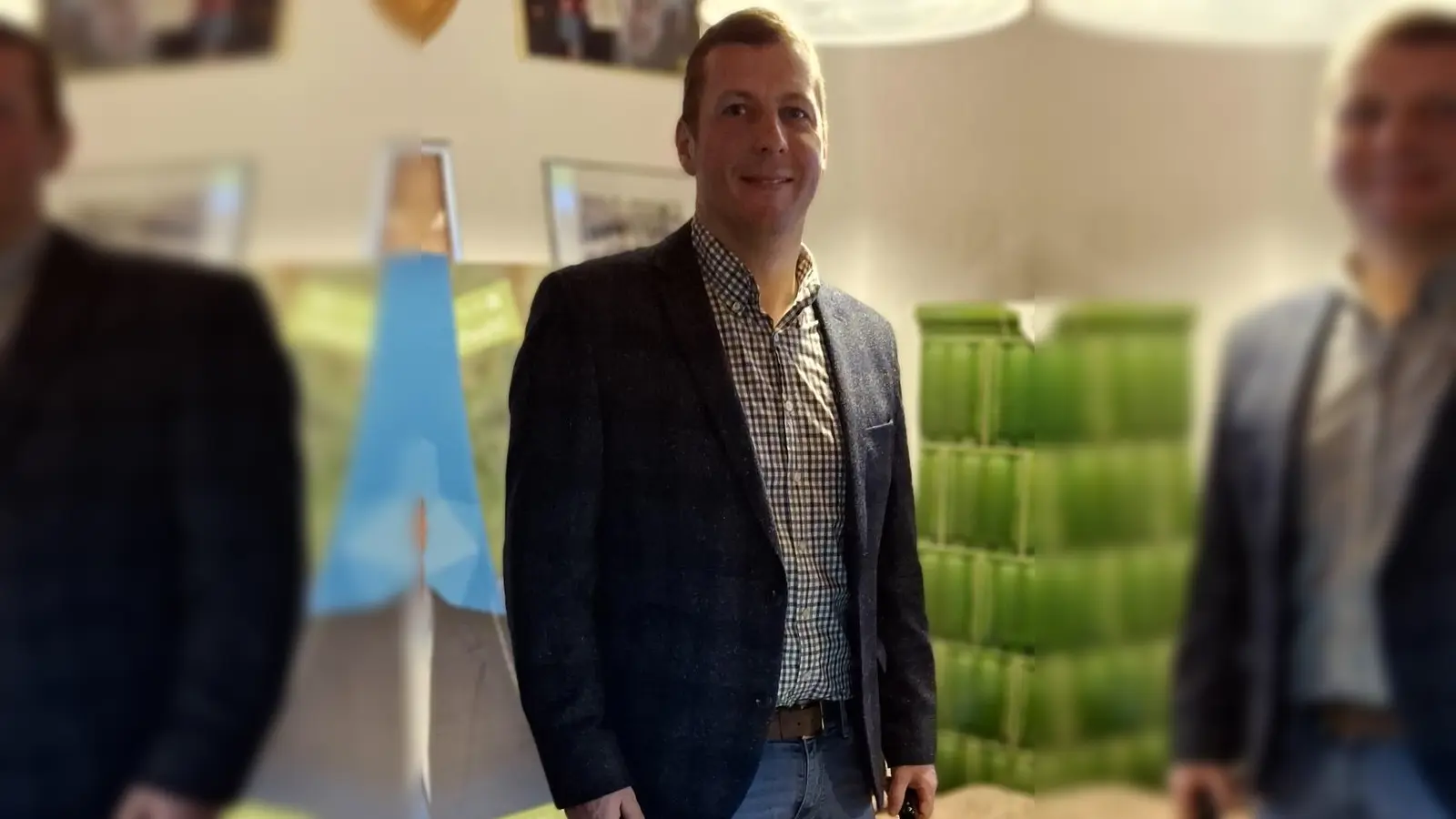 Bürgermeisterkandidat Johannes Prechtl bei seinem informativen Vortrag im Gashof Schmidt. (Bild: Josef Söllner)