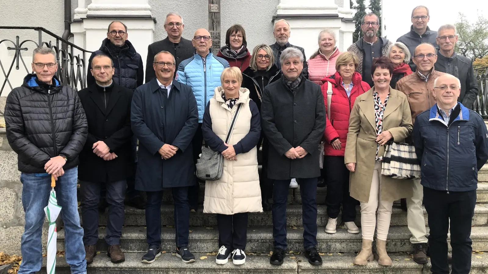 Der Fuchsmühler Schülerjahrgang 1964/65 feierte den 60 Geburtstag mit einem Gottesdienst in der Wallfahrtskirche und einem gemütlichen Beeinander im Hotel Hackelstein. (Bild: Werner Robl)