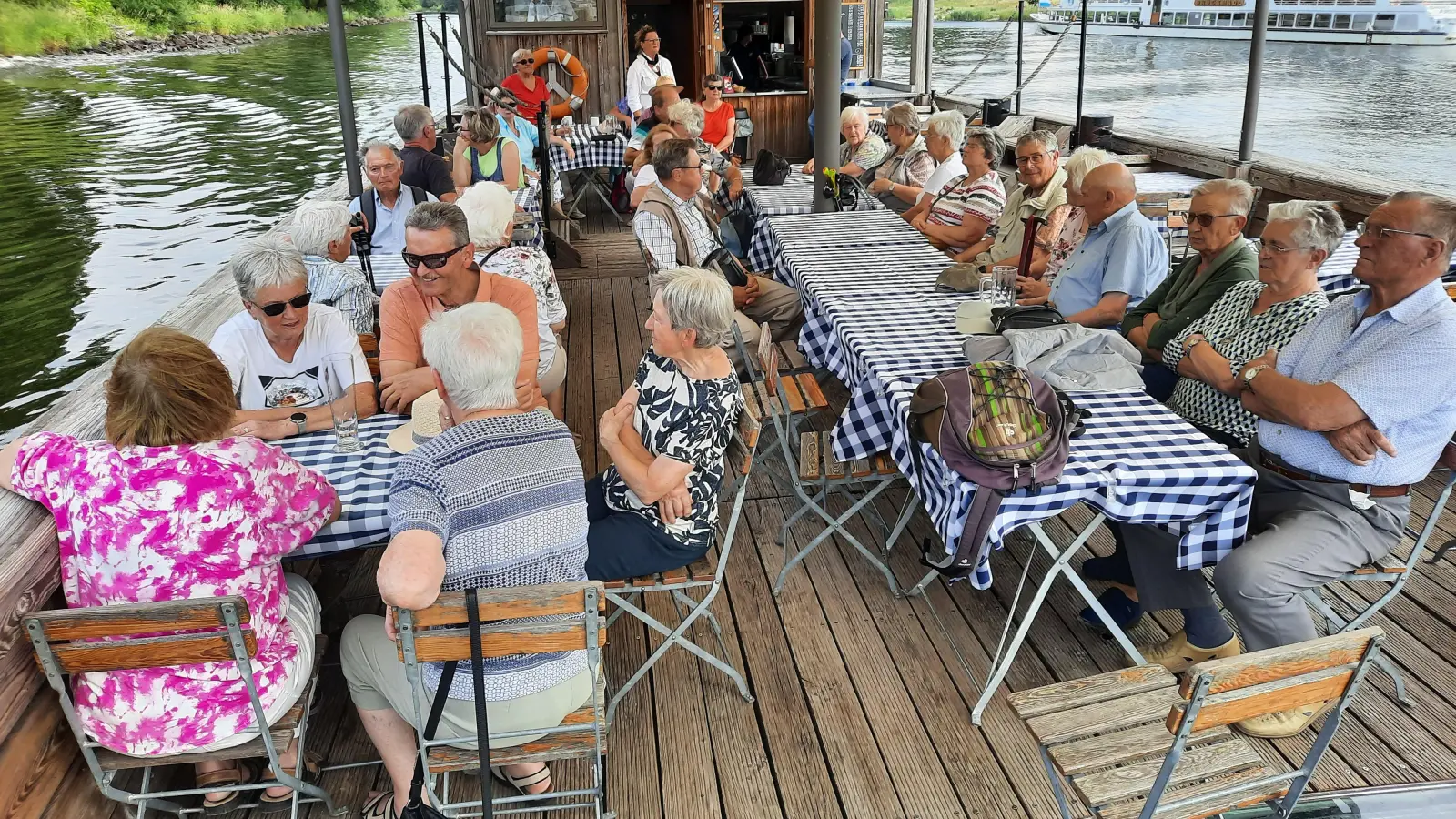 Strudelrundfahrt der Nabburger Seniorinnen und Senioren auf der Donau (1) (Bild: Thomas Kern)