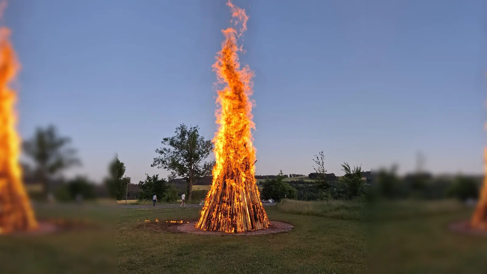Johannisfeuer in Krummennaab (Bild: Kathrin Gruber)