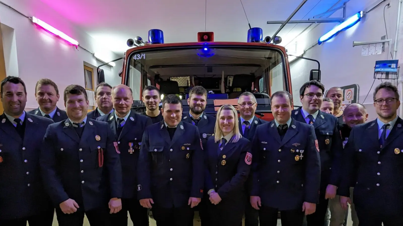 Mit einer leicht veränderten Vorstandsriege bereitet sich die Feuerwehr Poppenreuth auf die Fahrzeugsegnung und die 150-Jahrfeier im Sommer vor.  (Bild: Feuerwehr Poppenreuth/exb)