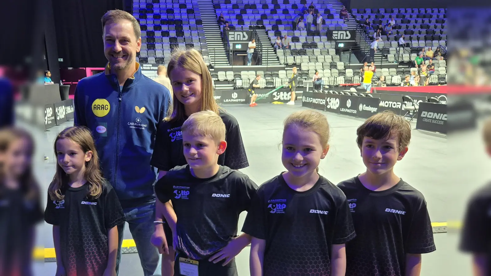 v.l. Franziska, Timo Boll, Anna, Sebastian, Sophie, Laurenz (Bild: Dieter Buchner)