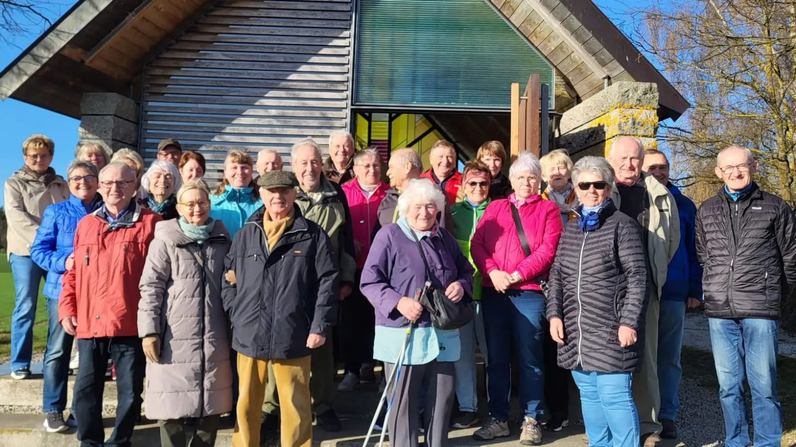 Die Teilnehmer in österlicher Freude. (Bild: Gabi Ernst)