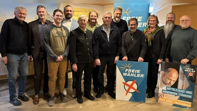 1. Vorsitzender der FREIE WÄHLERKreisvereinigung, Karl Meier (fünfter von links) mit der neugewählten Vorstandschaft (Bild: Karl Lorenz)