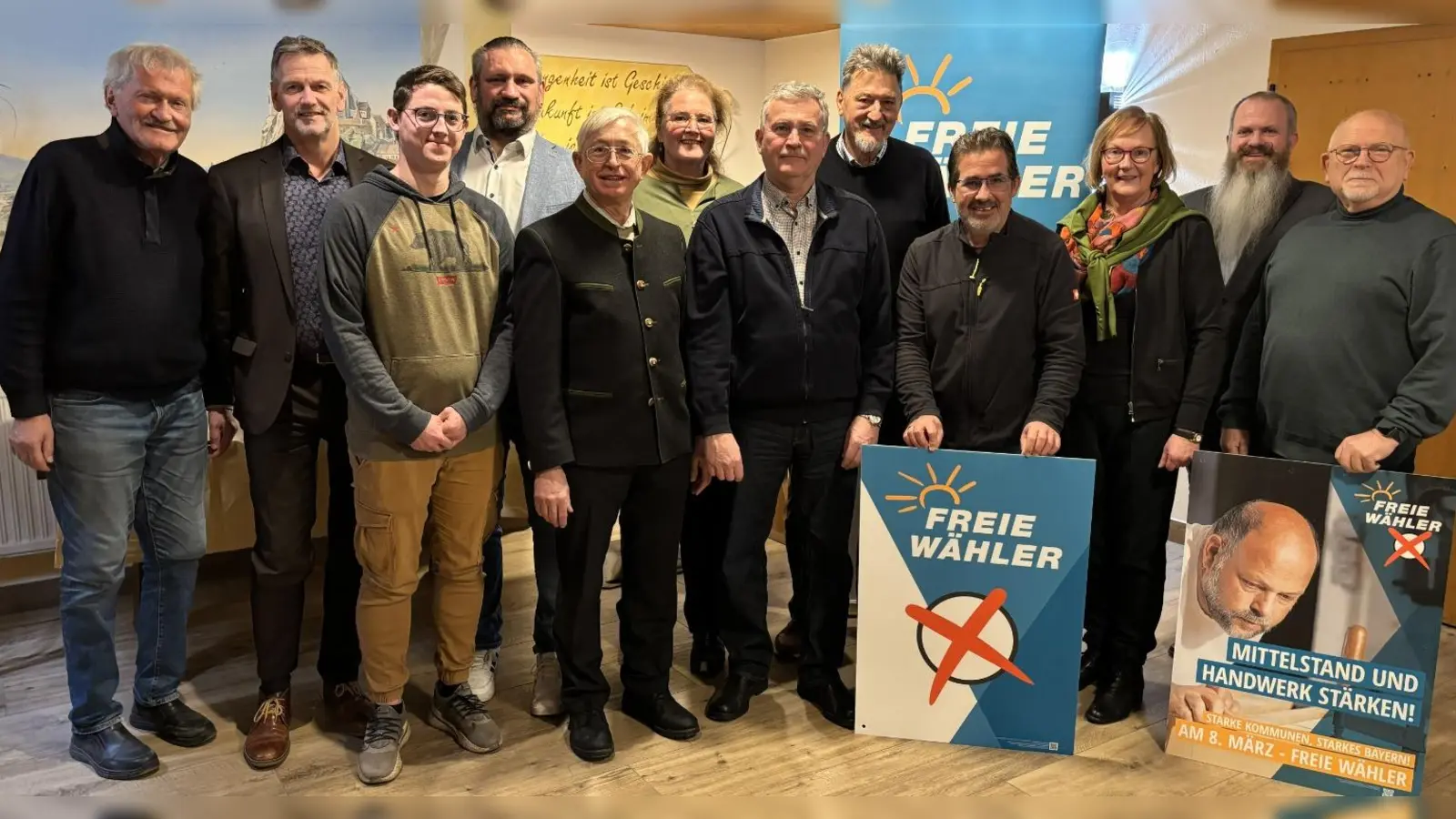 1. Vorsitzender der FREIE WÄHLERKreisvereinigung, Karl Meier (fünfter von links) mit der neugewählten Vorstandschaft (Bild: Karl Lorenz)