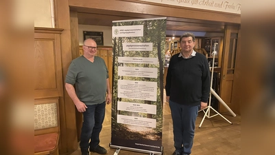Referent Norbert Böhmer (li) und Sprecher der ARGE Jagd Ernst Utz. (Bild: Simon Lösch )