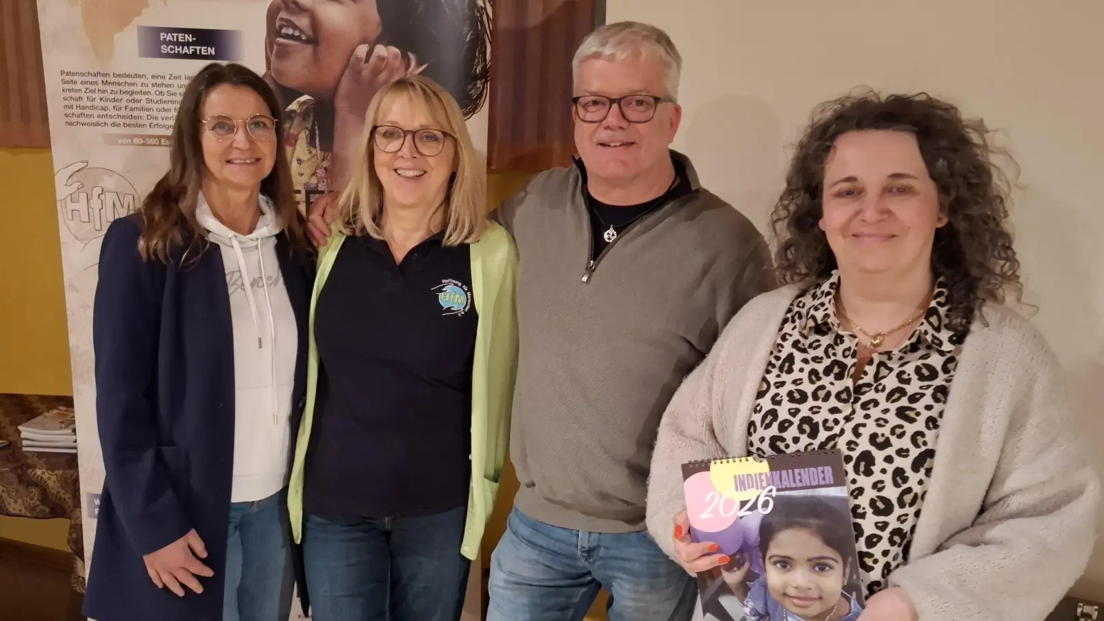 Die Kolpingsfamilie Schirmitz freute sich über den Besuch von Vertretern des Vereins „Hoffnung für Menschen” (HfM). Von links: Christine Kabitschke und Angelika Taube von HfM, Christian Schieder und Kolping-Vorsitzende Katrin Ziegler. (Bild: Iris Eckert )