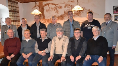Die Krieger- und Soldatenkameradschaft Tröbes konnte langjährige treue Mitglieder für 20, 30, 40 und 50 Jahre auszeichnen.  (Bild: Peter Garreiss)