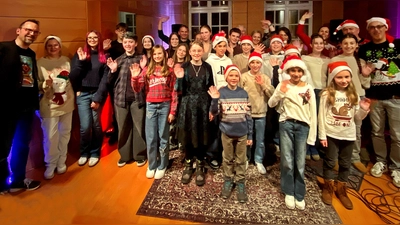 Das Foto zeigt Schülerinnen und Schüler der Pop-/Rockabteilung der Franz-Grothe-Schule (Bild: Corinna Maass)