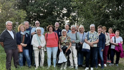 Gruppenbild im Kräutergarten Schnaittenbach (Bild: Tanja Götz)