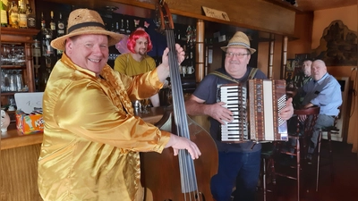 Bernd Schnappauf und Klaus Wittmann spielten auf (Bild: Barbara Bannert)