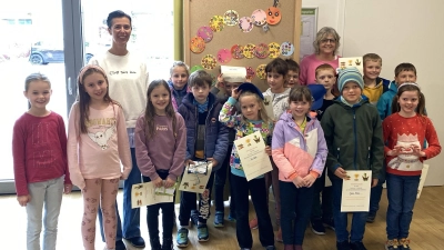 alle Teilnehmer des diesjährigen Sommer-Leseclubs der Gemeindebücherei Schirmitz (Bild: Franziska Hopperdietzel)