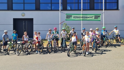 Gruppenfoto Fahrradparcours. (Bild: Anke Spandau)