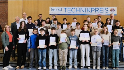Insgesamt 28 Schülerinnen und Schüler beteiligten sich am diesjährigen schulinternen Technikwettbewerb des Johann-Andreas-Schmeller-Gymnasiums. (Bild: Susanne Wagner und Wolfgang Schrüfer)