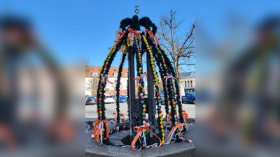 Osterbrunnen (Bild: Gabi Ernst)