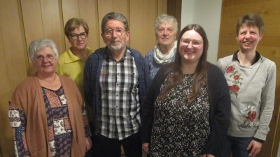 Die neue Vorstandschaft v.l. Regina Sommerer 2.Vorstand und Sportwart, Hannelore Wenzel Beisitzerin, Otto Ackermann 1.Vorstand, Gisela Kindler Schriftführerin, Nadine Wittmann Schatzmeisterin, Andrea Böll Beisitzerin. (Bild: Helmut Böll)