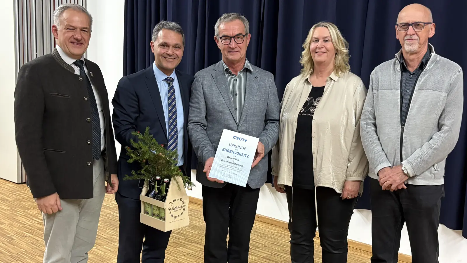 Werner Nickl, ehemaliger Ortsvorsitzender und Altbürgermeister, zum Ehrenvorsitzenden des Ortsverbands ernannt. (Bild: Maria Kellner)