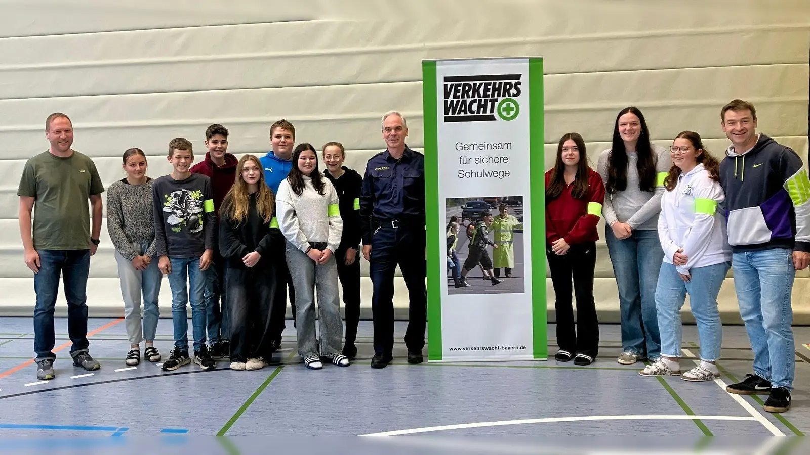 Neue Buslotsen an der Mittelschule. (Bild: Monika Kaiser)