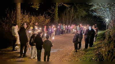 Bei der Station auf der Burg, als Jesus zum Tod verurteilt wurde. (Bild: Petra Frischholz)