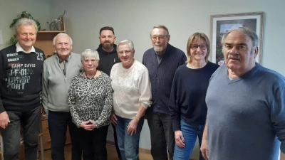 Bild von links: Dieter Neubauer, Karl Schmidberger, Monika Eckart, Bürgermeister Sebastian Giering, Margarete Rieger, Günter Rieger, Stadträtin Marion Steiner, Bertl Eckart. (Bild: Dieter Neubauer)
