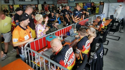 Alle Jahre wie im Vorjahr treffen sich die Freunde des Dartsports in Eslarn. (Bild: Karl Ziegler)