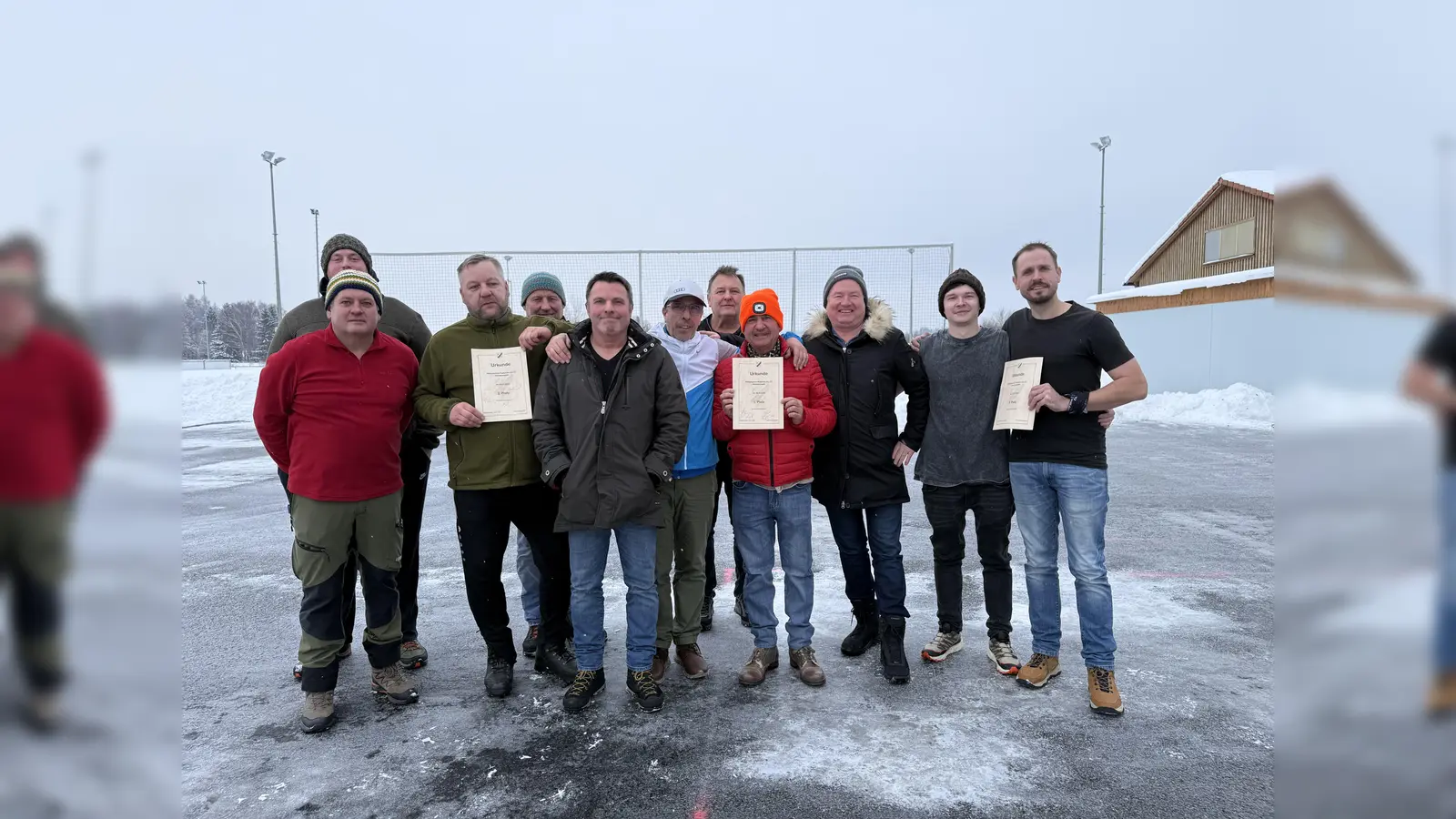 Die drei Erstplatzierten Mannschaften des Turniers (Bild: Holger Schmidt)