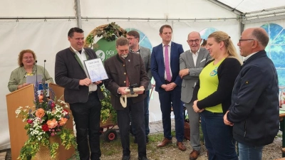 Der Obst- und Gartenbauverein Schirmitz wird für sein besonderes Engagement ausgezeichnet. (Bild: Maria Treiber)