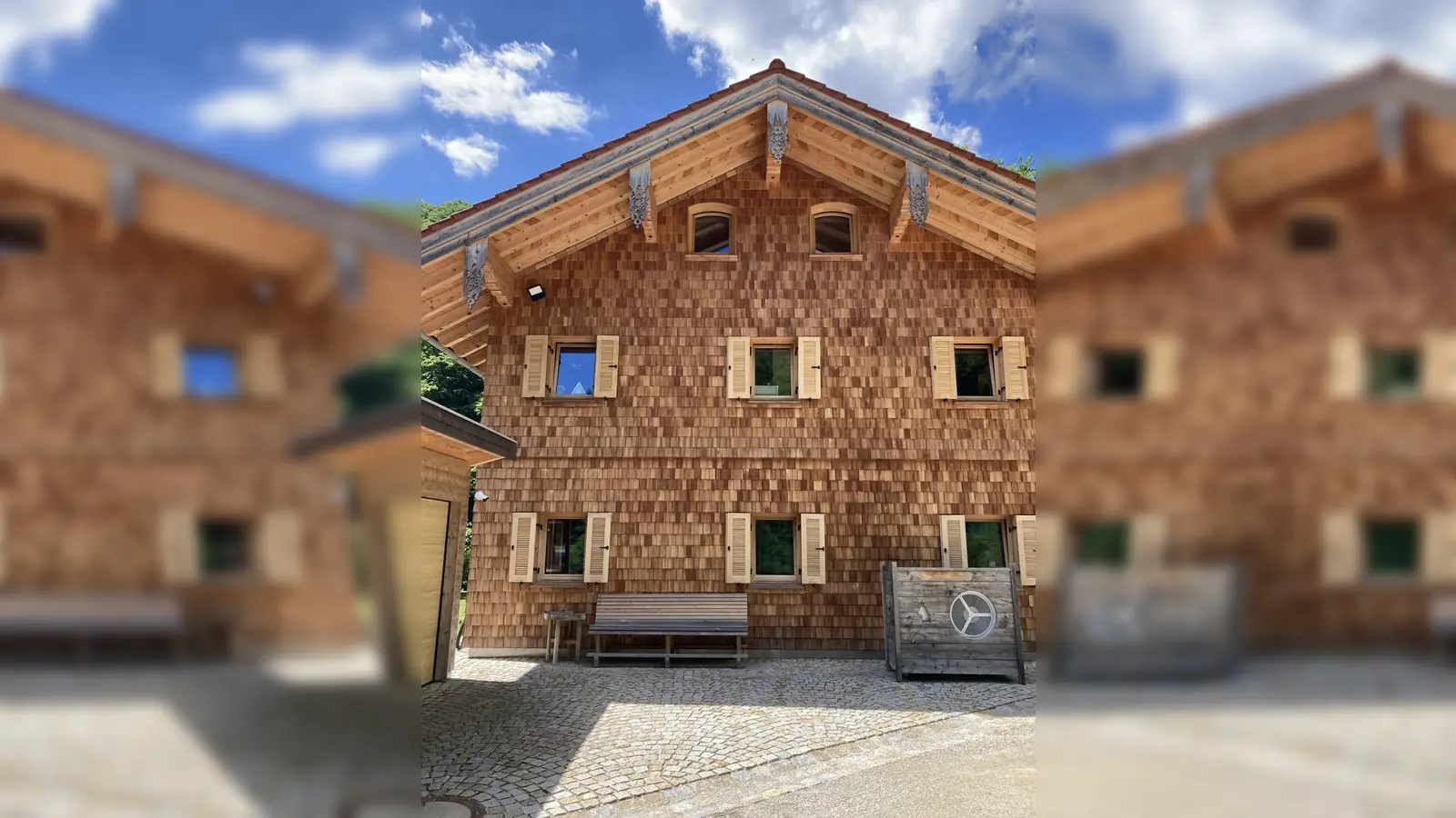 Haus alpenländisch aufgerüstet mit einer Wärmepumpe. (Bild: Verbraucherzentrale Bayern)