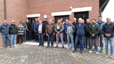 Die Klärwärter des Bereichs Landkreis Schwandorf Nord trafen sich zur Fortbildung in Fensterbach. (Bild: Erika Gröber)