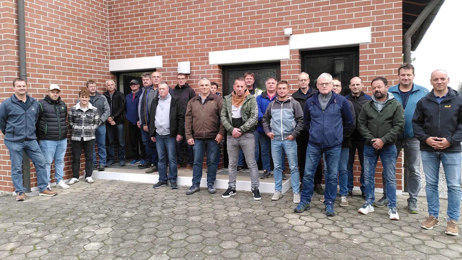 Die Klärwärter des Bereichs Landkreis Schwandorf Nord trafen sich zur Fortbildung in Fensterbach. (Bild: Erika Gröber)