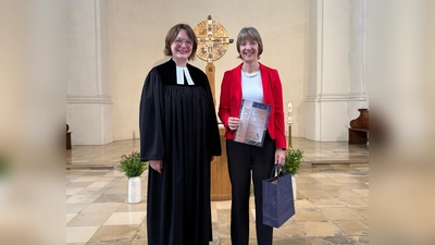 Pfarrerin Julia Maser und Kirchenmusikdirektorin Dr. Kerstin Schatz. (Bild: Susanne Herding)