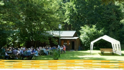 Sommerfest für Wanderer und die es noch werden möchten. (Bild: Manfred Müller)
