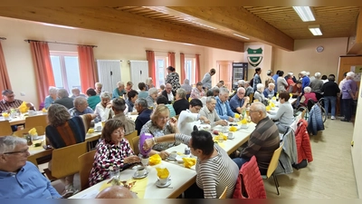 Das Bild zeigt den Saal im Sportheim Pechbrunn. (Bild: Markus Renner)