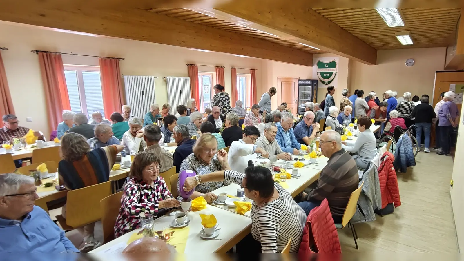 Das Bild zeigt den Saal im Sportheim Pechbrunn. (Bild: Markus Renner)