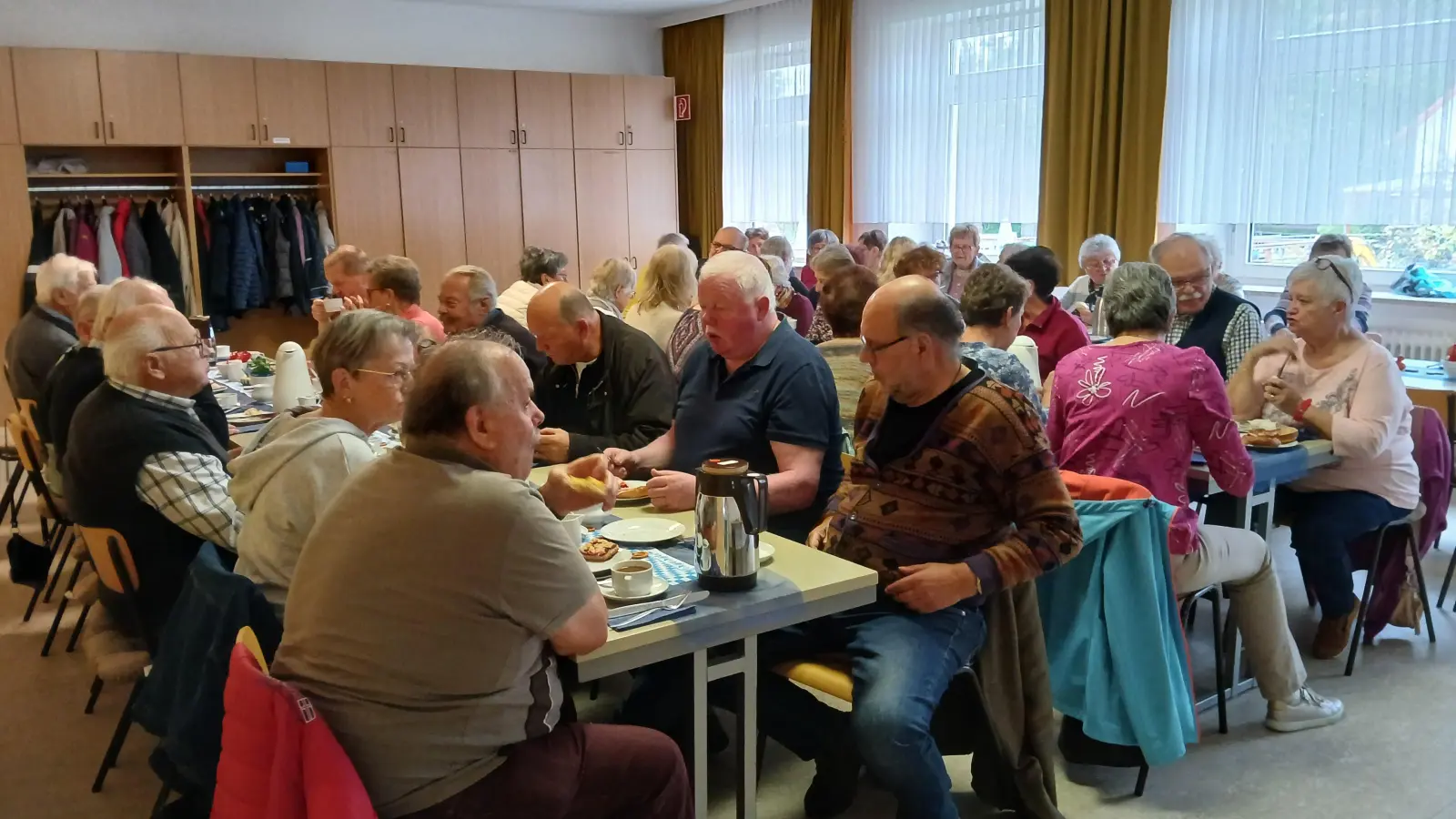 Kirwafrühstück im Pfarrheim Oberwildenau  (Bild: Silvia Ippisch)